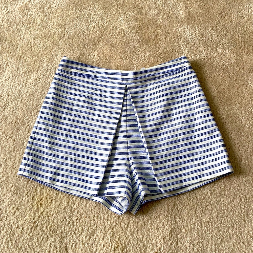 BCBGeneration Pleated Skort